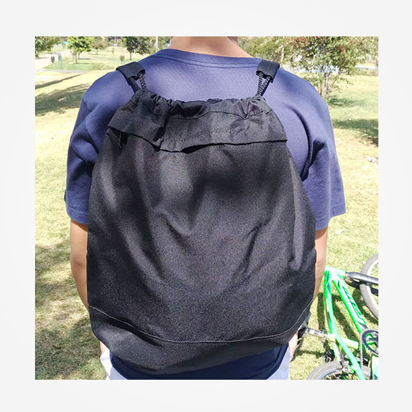 Tula o bolso manos libres color negra